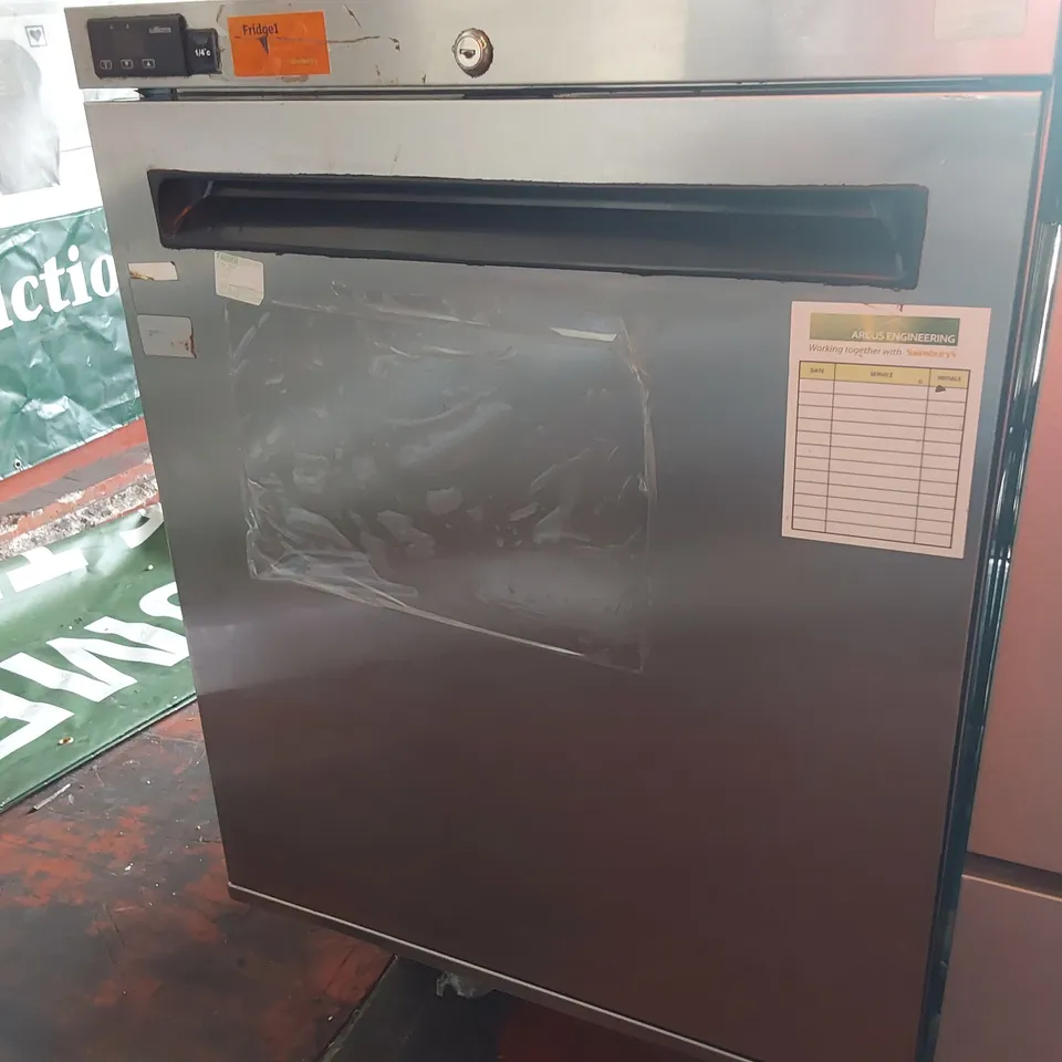 WILLIAMS UNDERCOUNTER FRIDGE HA135SS