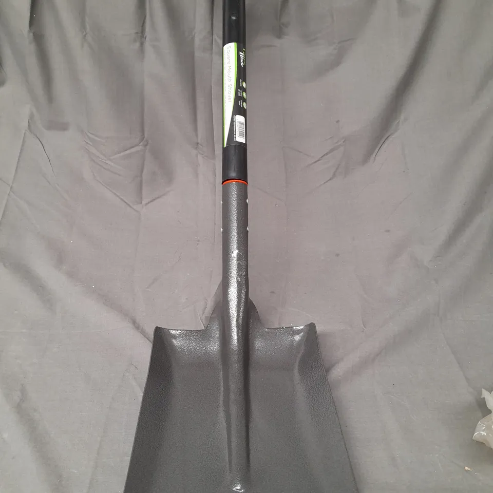 GREEN BLADE SQUARE MOUTH SHOVEL 