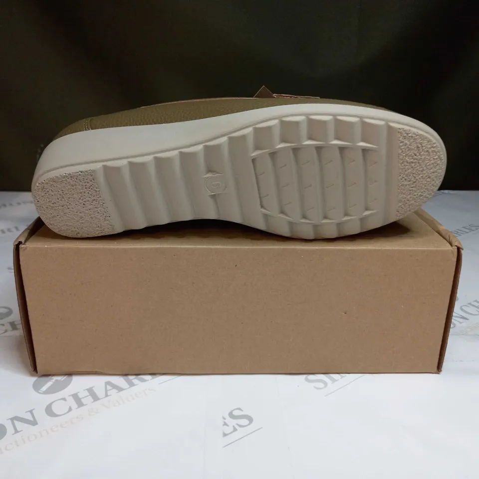 BOXED CUSHION WALK TASSLE LOAFERS KHAKI - SIZE 6