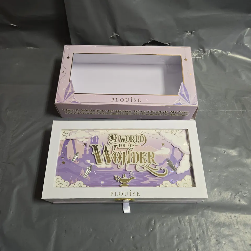 BOXED PLOUISE A WORLD FULL OF WONDER PRESSED PIGMENT PALETTE