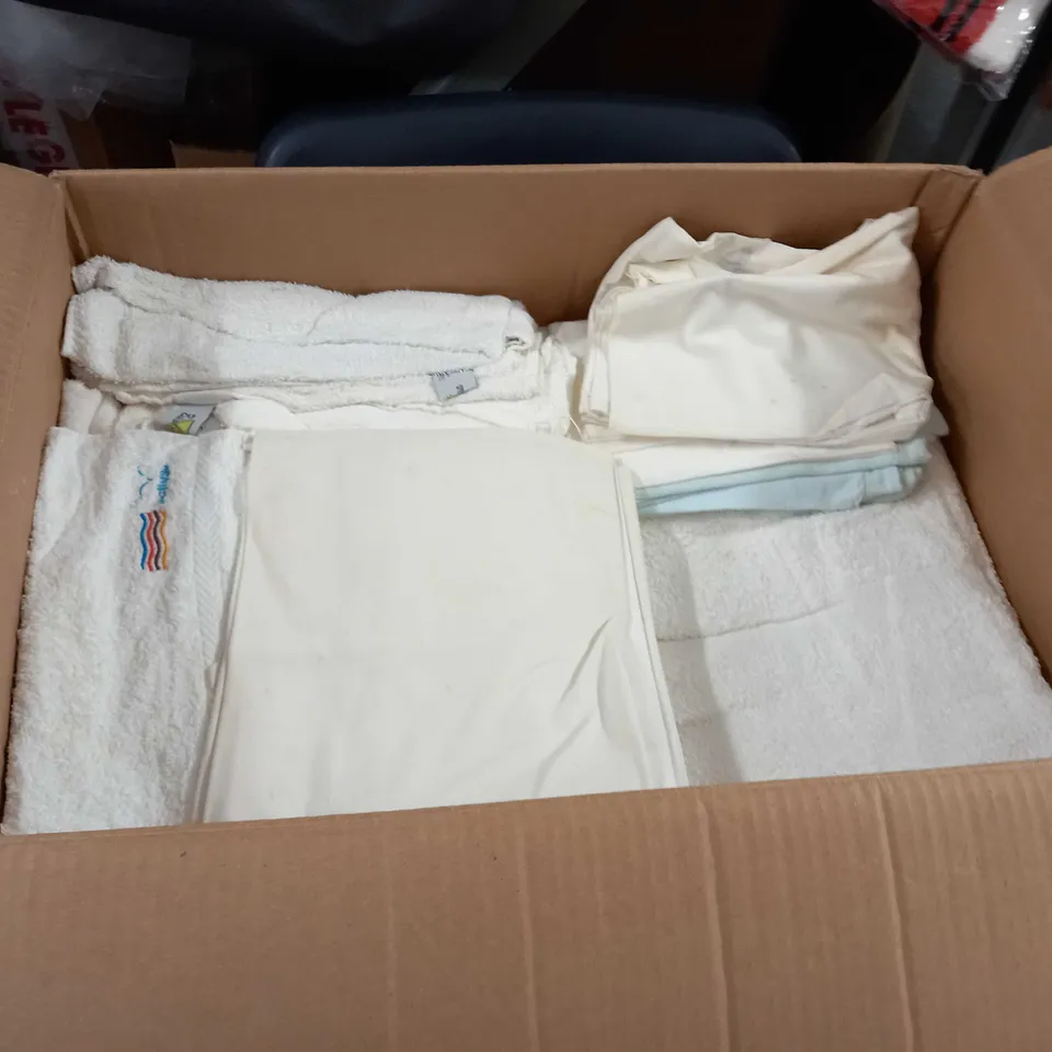 LARGE QUANTITY OF ASSORTED HOME FABRIC ITEMS 