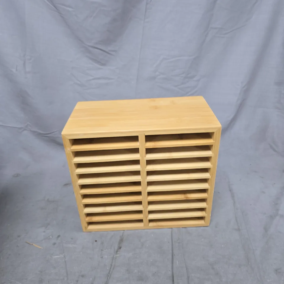 WOODEN 18-SLOT TWO-COLUMN DESK ORGANISER