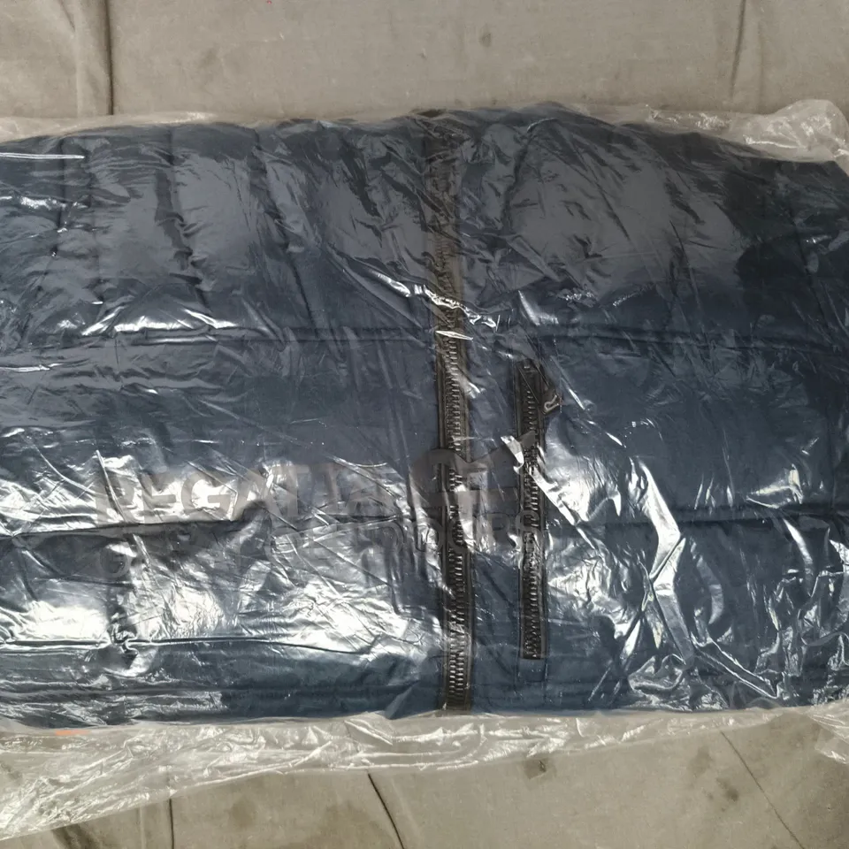 REGATTA LEESHAW JACKET IN NAVY SIZE LARGE