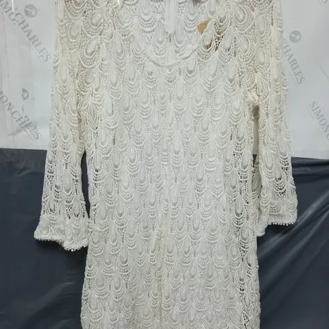 FALMER HERITAGE FLORAL MESH 2 LAYER DRESS IN WHITE - SIZE 16
