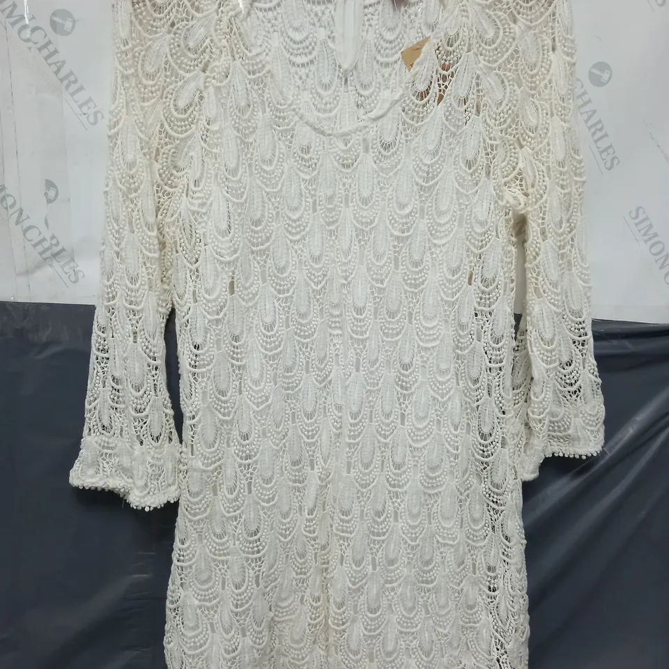 FALMER HERITAGE FLORAL MESH 2 LAYER DRESS IN WHITE - SIZE 16