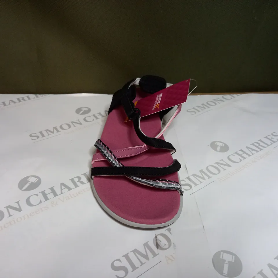 REGATTA LADY ROMA SANDALS SIZE 6