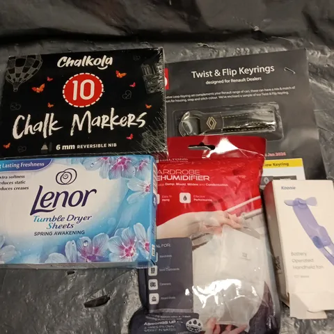 APPROXIMATELY 15 ASSORTED HOUSEHOLD ITEMS TO INCLUDE CHALK MARKERS, WARDROBE DEHUMIDIFIER, HANDHELD FAN ETC 