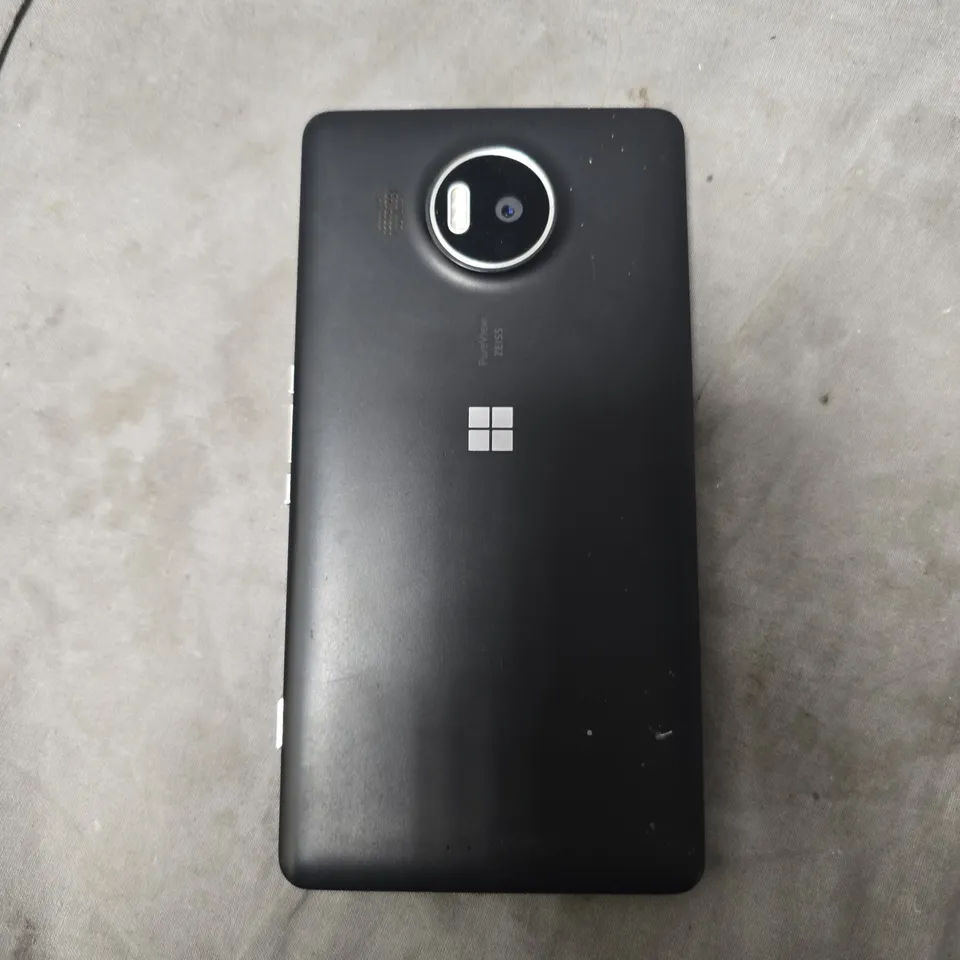 MICROSOFT LUMIA 950 XL RM-1085 IN BLACK