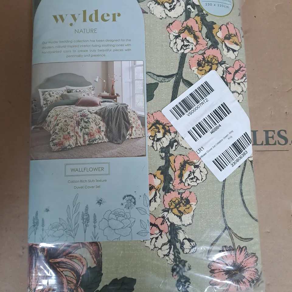 WYLDER NATURE WALLFLOWER DUVET COVER SET IN GREEN - KING