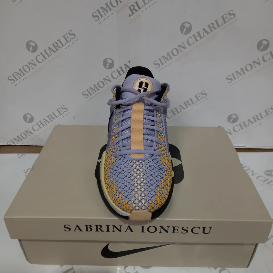 BOXED PAIR OF NIKE SABRINA 1 BASKETBALL TRAINERS - OXYGEN PURPLE/BLACK, SIZE 7.5 