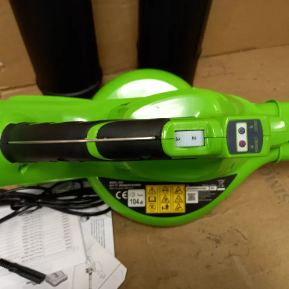 GREENWORKS CORDLESS VACUUM CLEANER AND LEAF BLOWER