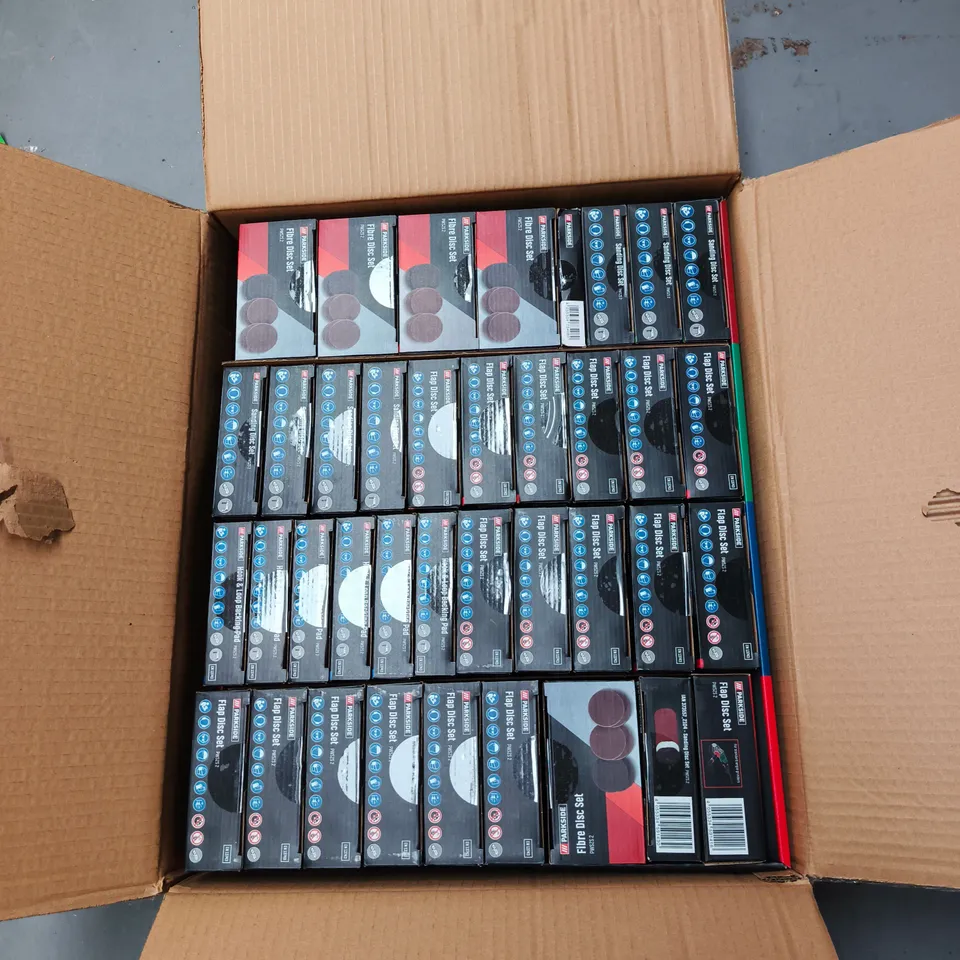 BOX OF APPROXIMATELY 30 ASSORTED PARK SIDE ITEMS TO INCLUDE FIBRE DISC SET, FLAP DISC SET ETC
