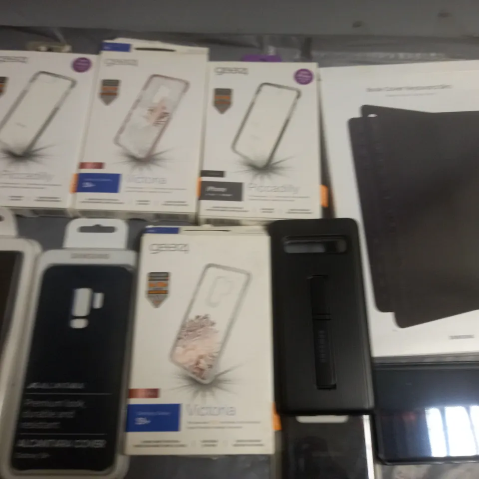 LOT OF APPROXIMATELY 20 ASSORTED PHONE AND TABLET CASES