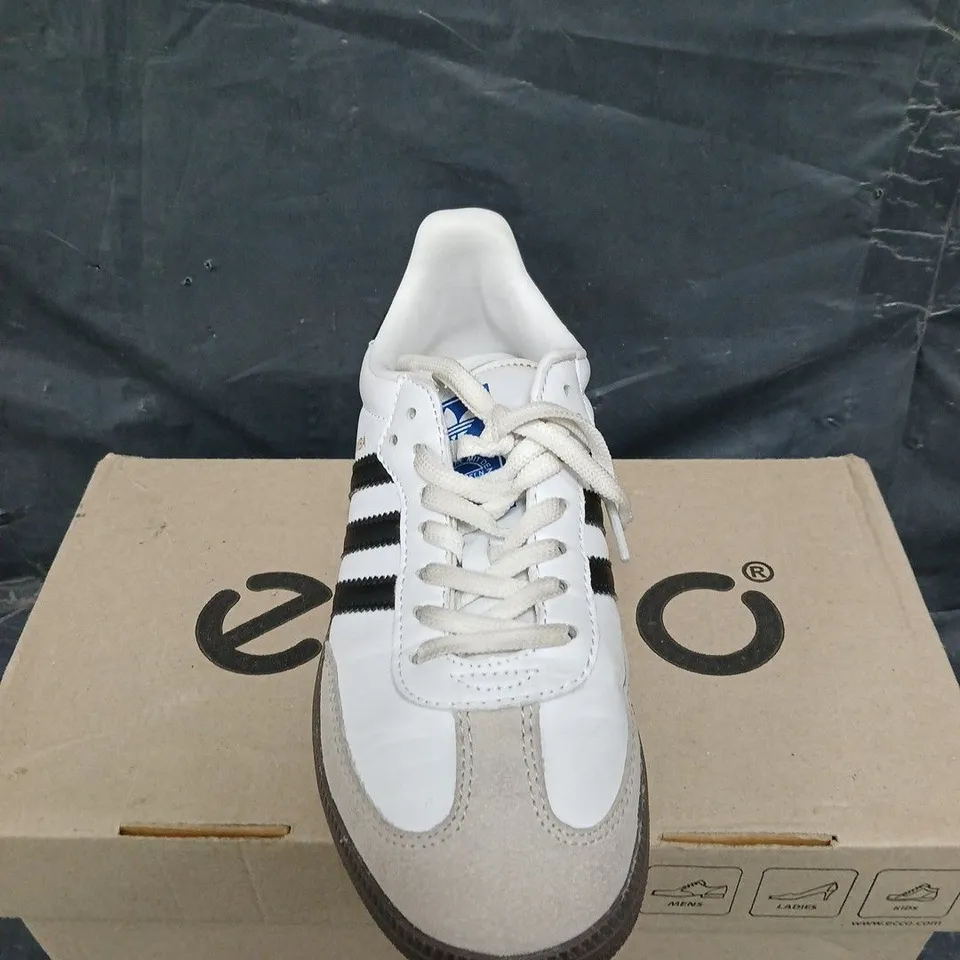 BOXED PAIR ADIDAS SAMBA TRAINERS - UK SIZE 6 
