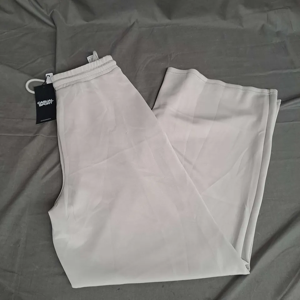STRADIVARIUS CASUAL SPORT SOFT TOUCH WIDE LEG TROUSERS IN LIGHT GREY SIZE L