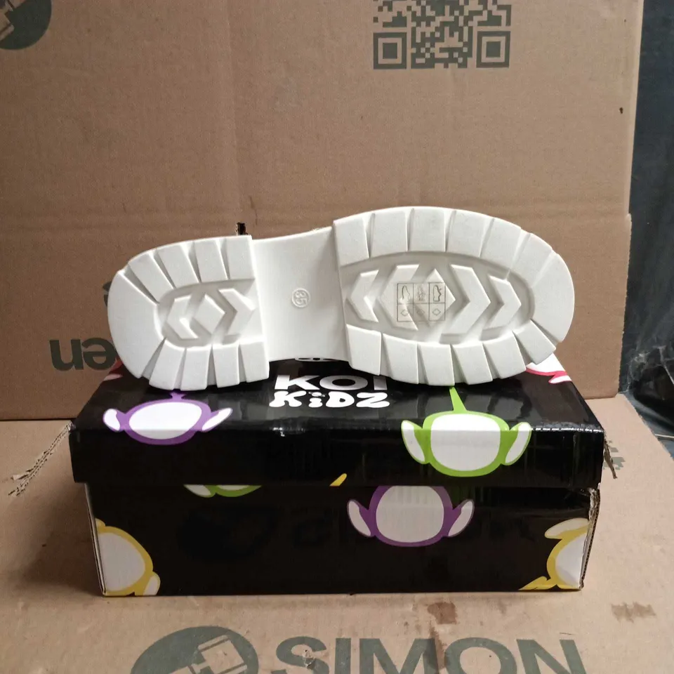 KOI KIDZ TELETUBBIES GLITTER TRUMPETS SANDALS WHITE MULTI SIZE 3