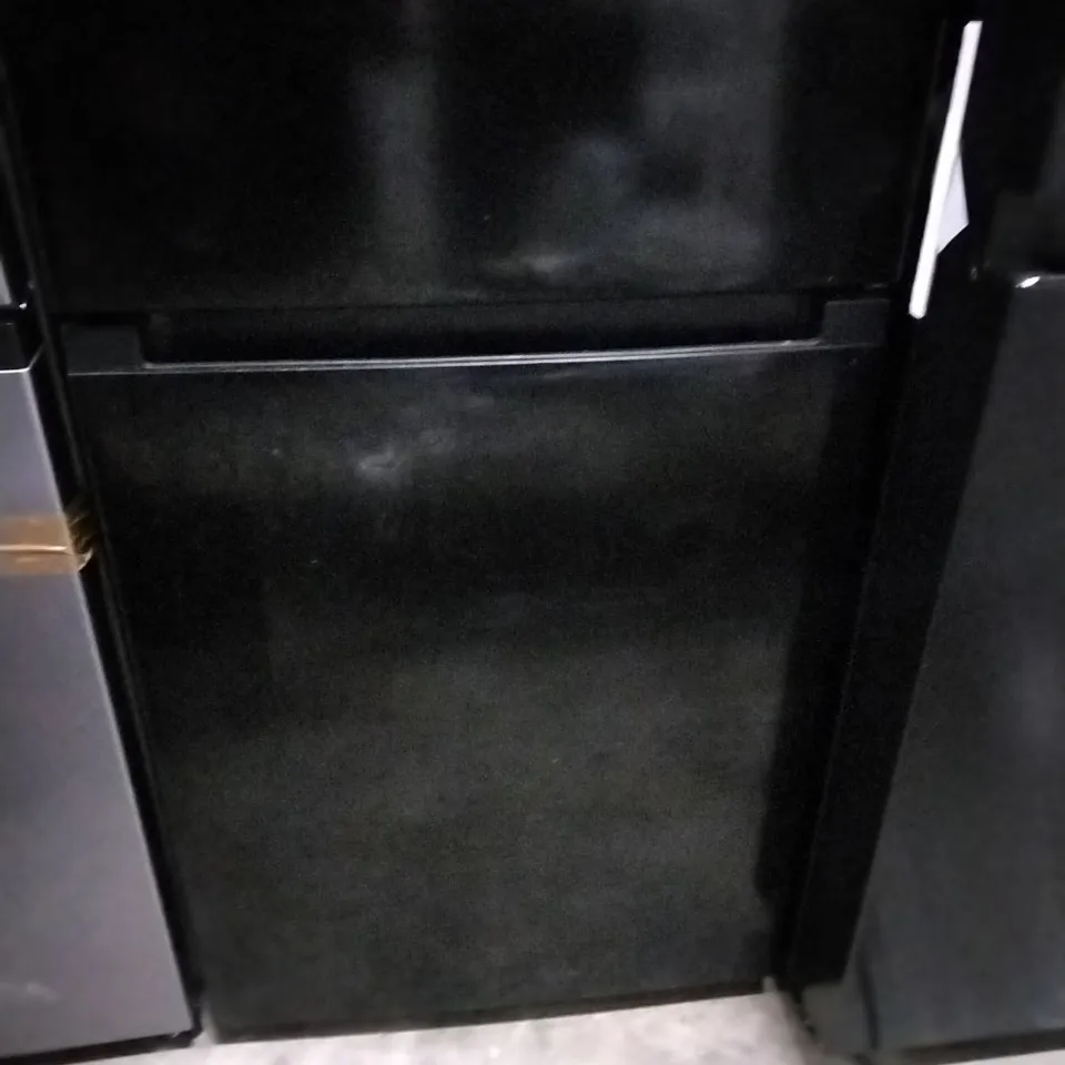 FRIDGEMASTER FREESTANDING 70/30 FRIDGE FREEZER IN BLACK - MC55265EB