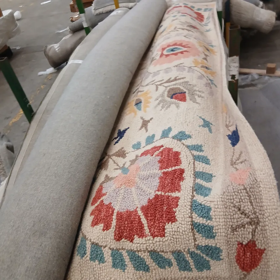 LARGE BEIGE NATURE PATTERNED RUG