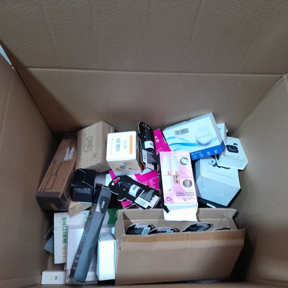 BOX OF APPROXIMATELY 24 ASSORTED ITEMS TO INCLUDE A WIRELESS CONTROLLER, A MONOCULAR TELESCOPE AND A WIRLESS HEADSET WITH MICEPHONE