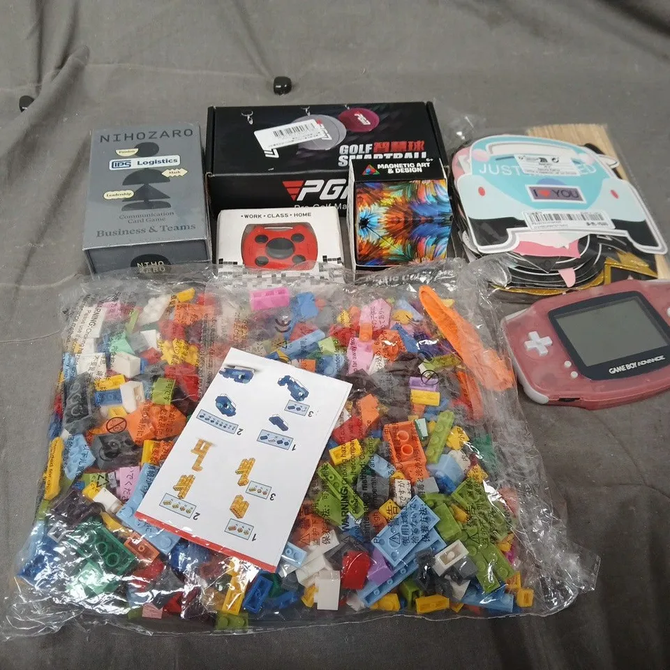 APPROXIMATELY 15 ASSORTED TOYS & GAMES TO INCLUDE GAMEBOY ADVANCE, LEGO, NIHOZARO, ETC