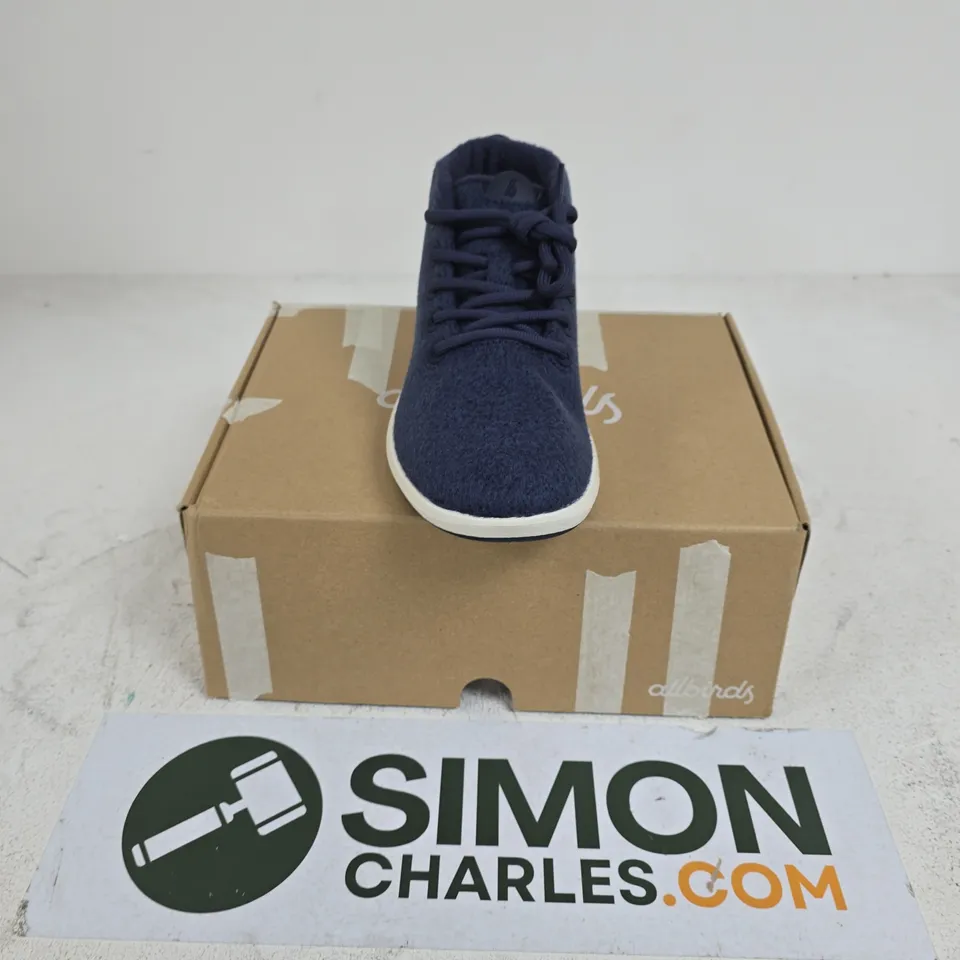 BOXED PAIR OF ALLBIRDS WOOL RUNNER-UP MIZZLE TRAINERS IN INDIGO - UK 5-5.5