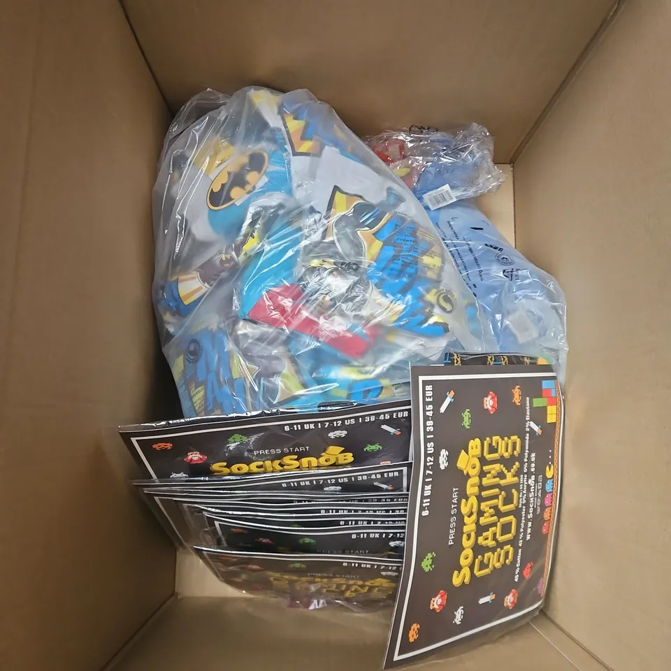APPROXIMATELY 40 ASSORTED CLOTHING ITEMS TO INCLUDE - SOCKSHOP PACMAN SOCKS - KIDS SUPERMAN PYJAMA SET - VARIOUS SIZES