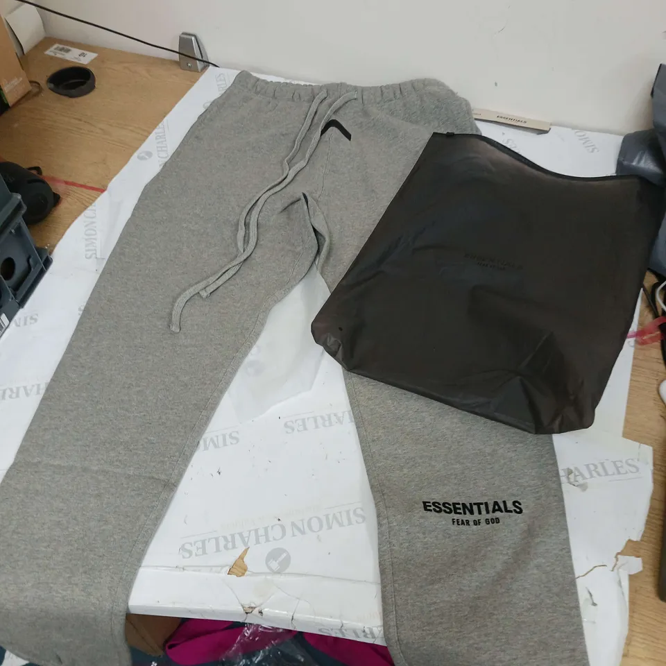 ESSENTIALS FEAR OF GOD MENSGREY JOGGERS SIZE M
