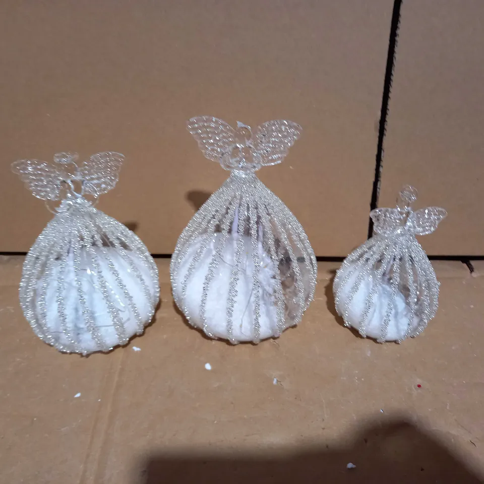 JULIEN MACDONALD SET 3 PRELIT GLASS ANGELS