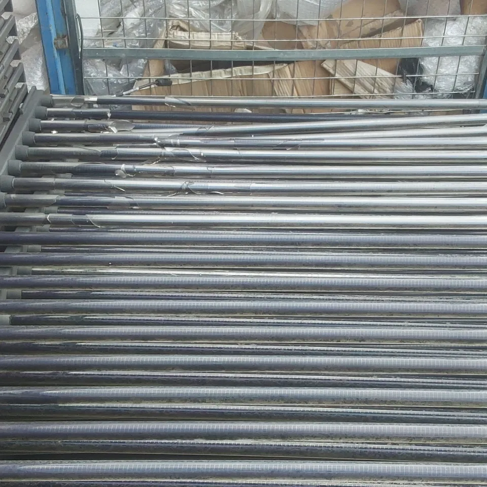 PALLET CONTAINING A VERY LARGE QUANTITY OF SOLAR PANELS