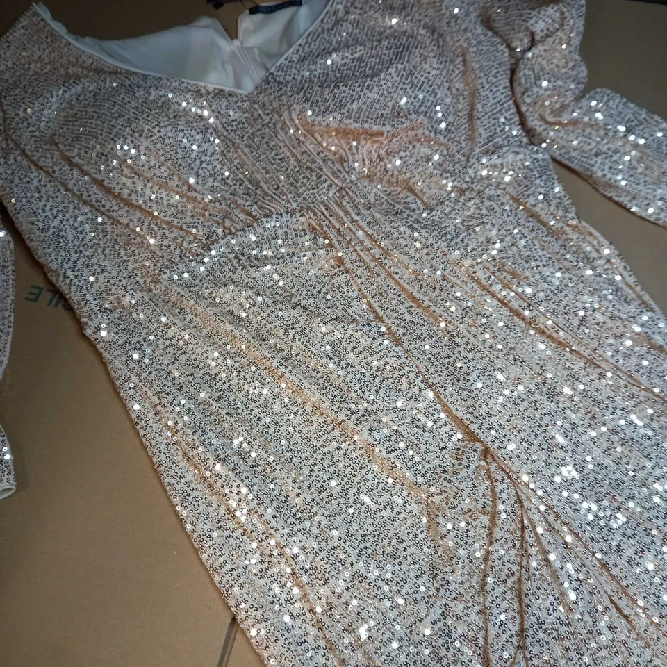 GIFFNISETI GOLD SEQUIN DETAILED STATEMENT EVENING DRESS - 2XL