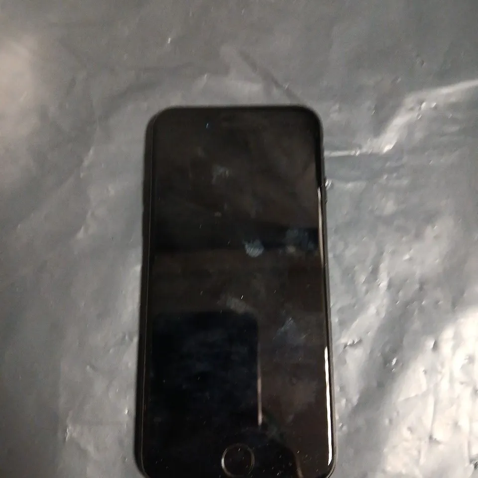 APPLE IPHONE 7 - MODEL A1778