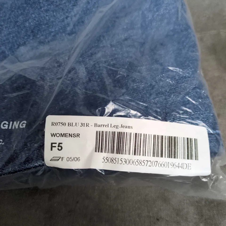 BODEN WOMEN'S BARREL LEG JEANS – BLUE, 31R (REGULAR)