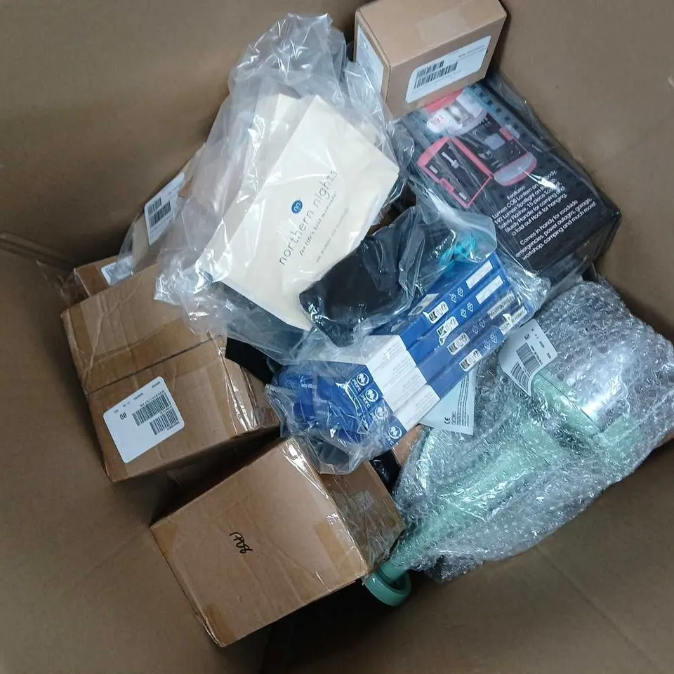 APPROXIMATELY 12 ASSORTED ITEMS TO INCLUDE TOOL TOLE COB LANTERN, VIONIC SLIM INSOLES, COOKS ESSENTIALS PRESS & MAX, ETC
