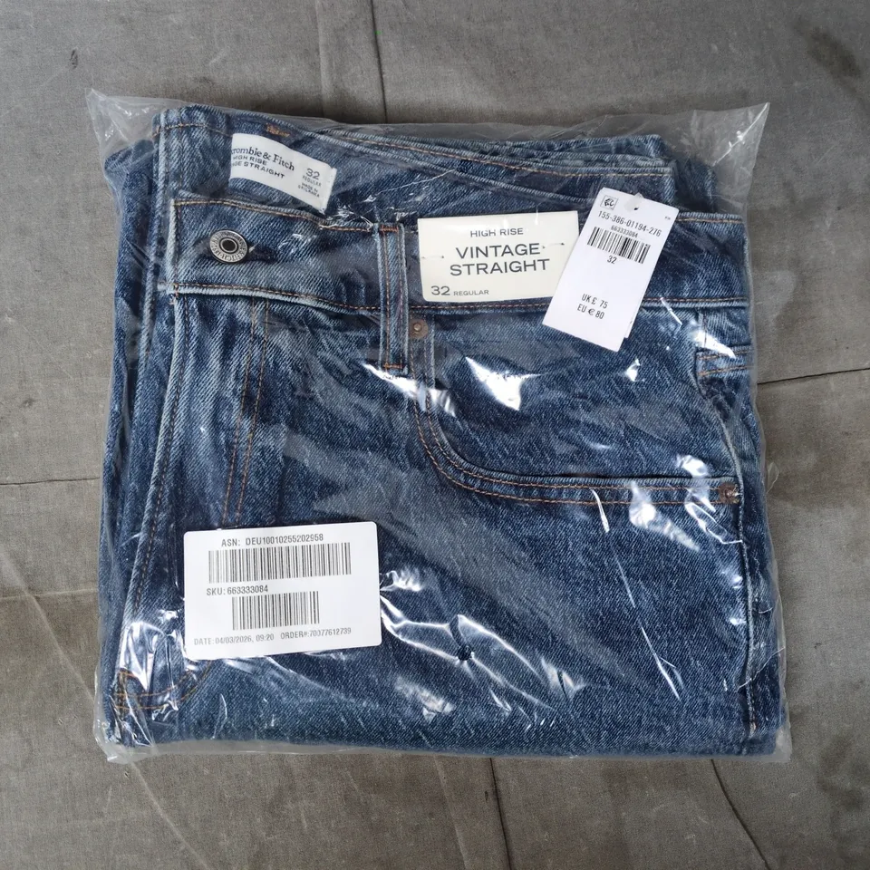 BAGGED ABERCROMBIE & FITCH VINTAGE STRAIGHT HIGH-RISE JEANS IN BLUE SIZE 32 REGULAR