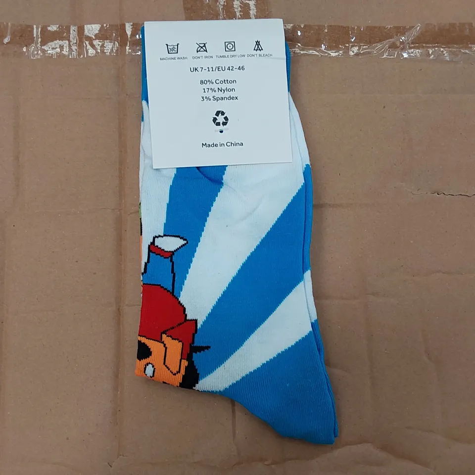 BOX OF APPROXIMATELY 360 PAIRS OF BRAND NEW BIER CO SOCKS (1 BOX)
