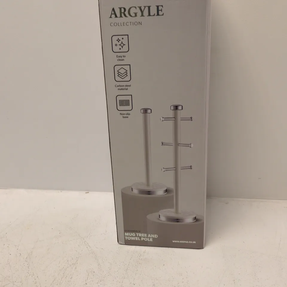 ARGYLE COLLECTION MUG TREE & TOWEL POLE