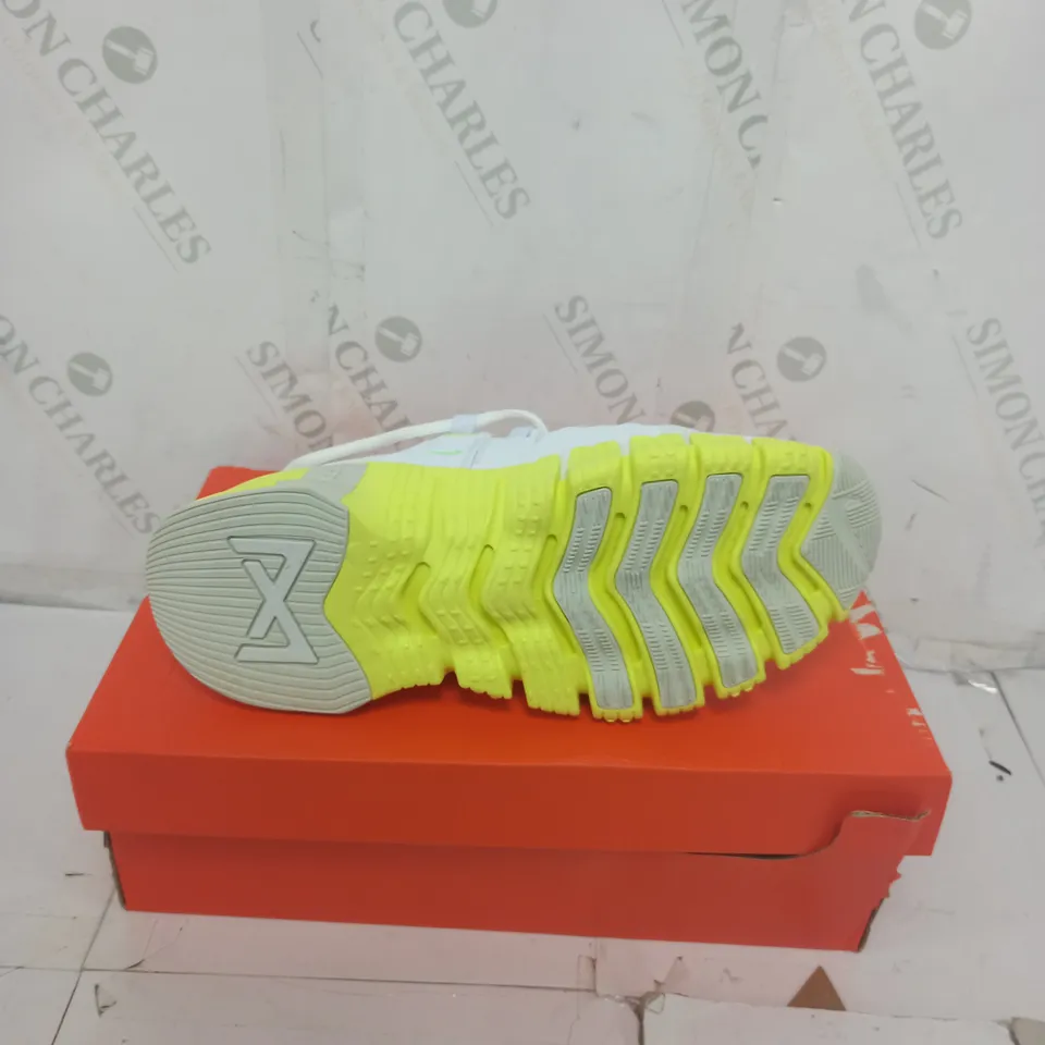 BOXED NIKE WOMENS FREE METCON 5 TRAINING SHOE SIZE 6.5