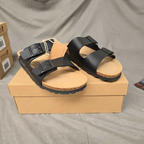 BONOVA BUCKLE SANDALS - BLACK - SIZE 42