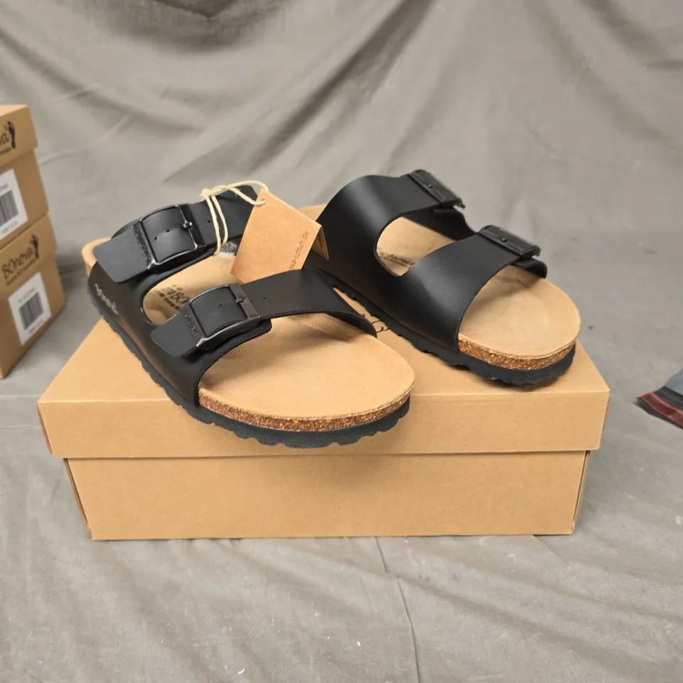 BONOVA BUCKLE SANDALS - BLACK - SIZE 42