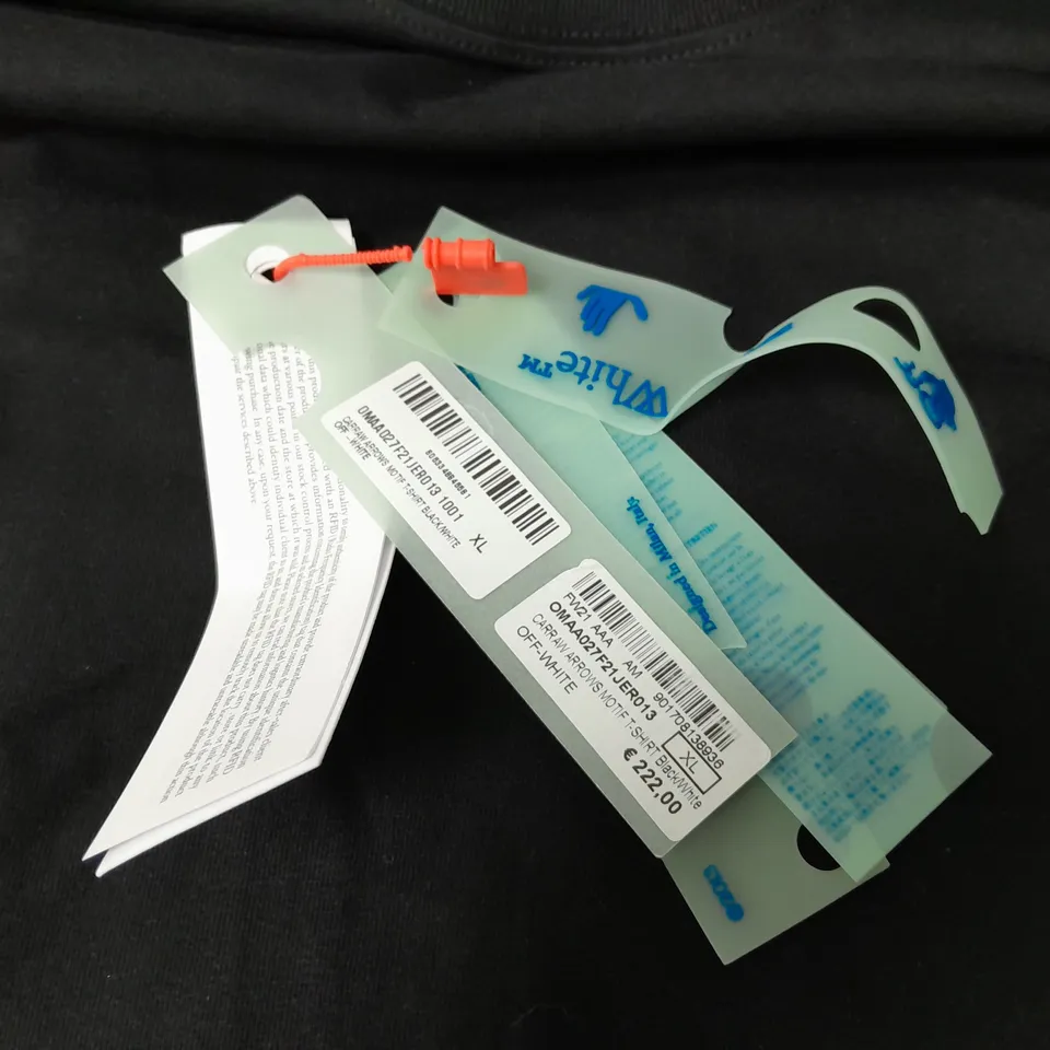 OFF-WHITE CARRAW ARROWS MOTIF T-SHIRT IN BLACK/WHITE - XL