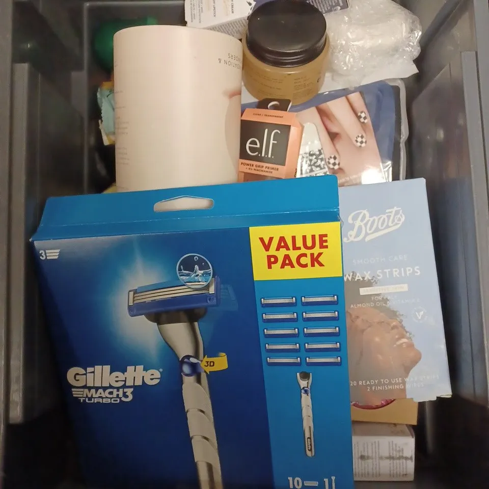 LOT OF APPROXIMATELY 20 COSMETICS ITEMS TO INCLUDE SHAMPOO , NIGHT CREAM AND SERUM 