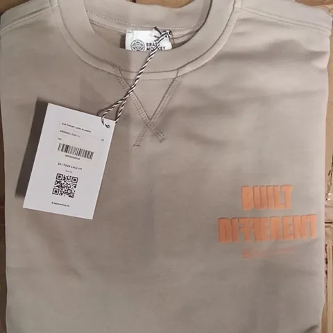 BOX OF BRASS MONKEY SWEATS - CLAY SIZE L APPROXIMATELY 6