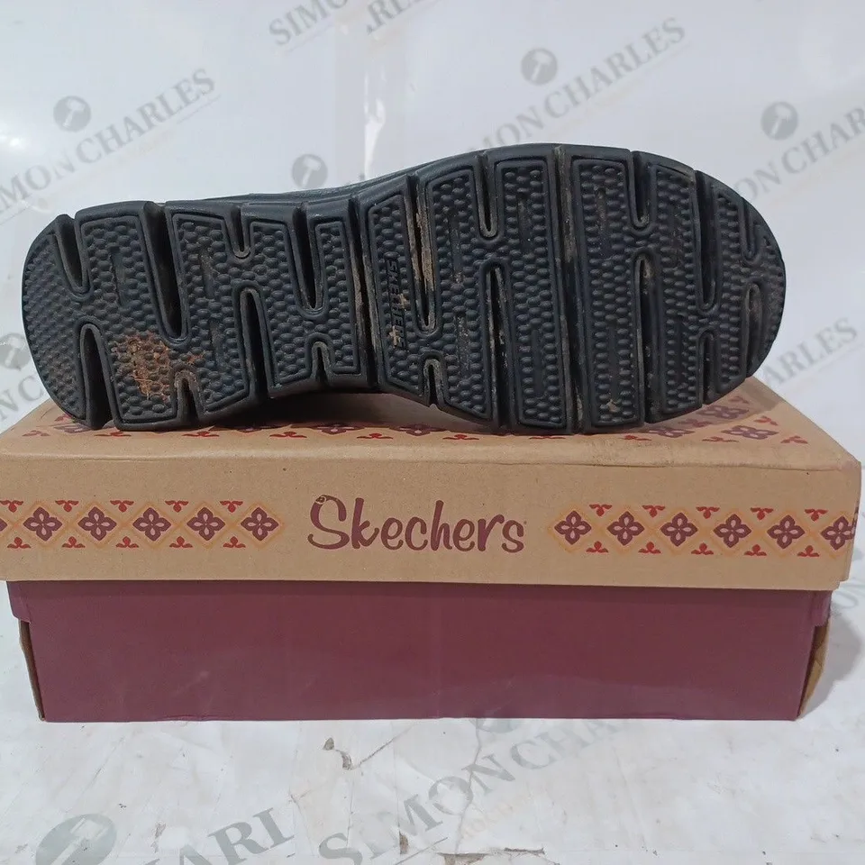 BOXED SKECHERS SYNERGY WARM TECH BOOTS, BLACK - SIZE 7