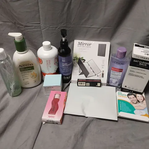 APPROXIMATELY 20 ASSORTED COSMETICS ITEMS TO INCLUDE MIRROR WITH LED LIGHTS, OAT CLEANSING BALM, ELEMIS MARINE CREAM, ETC
