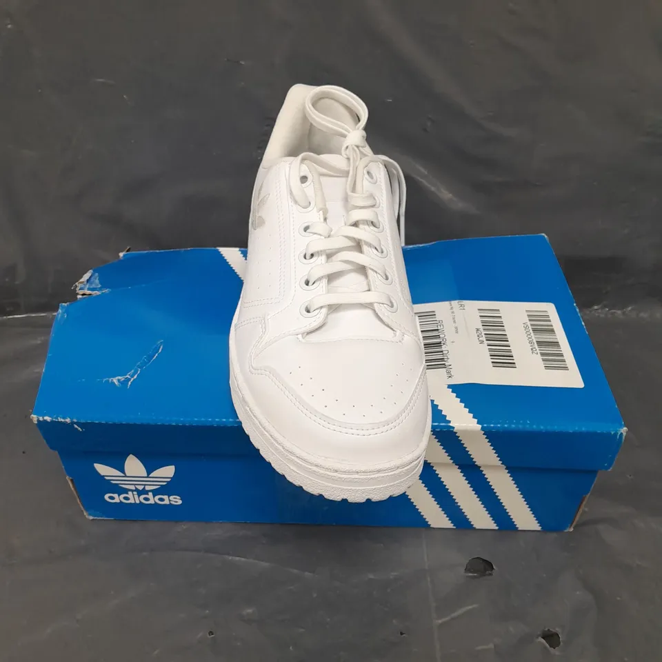 BOXED PAIR OF ADIDAS UNISEX NY 90 TRAINERS IN WHITE - 9