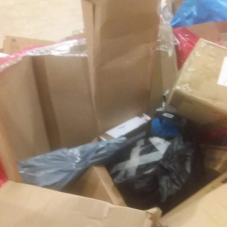 PALLET OF ASSORTED HOUSEHOLD PRODUCTS AND ITEMS, INCLUDING; PLAY MAT, CANVAS PRINT, PORTABLE FOLDABLE BATHTUB, BOXED FURNITURE ETC