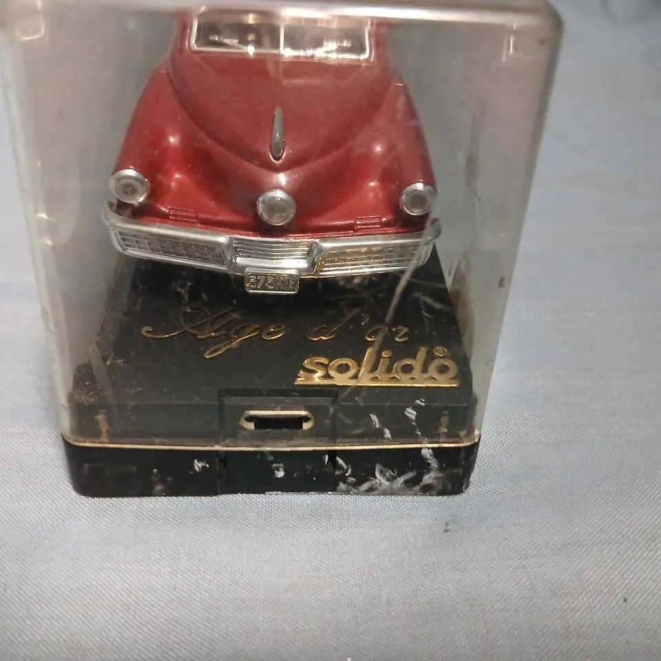 SOLIDO TUCKER 1948 4524 RED DIE-CAST VINTAGE CAR MODEL IN CLEAR DISPLAY CASE
