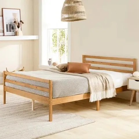 BOXED MAREIKE BED - OAK // SIZE: 4' SMALL DOUBLE (1 BOX)
