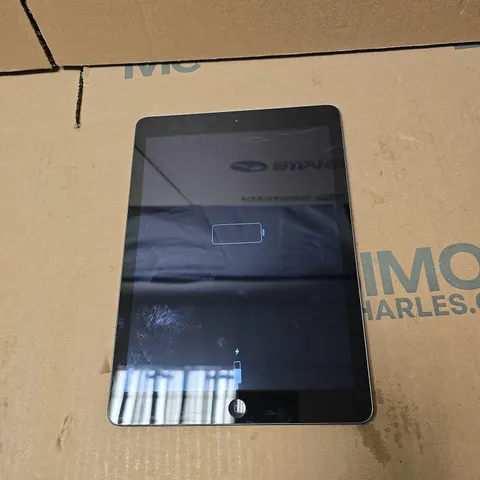 APPLE IPAD AIR A1474 SILVER TABLET