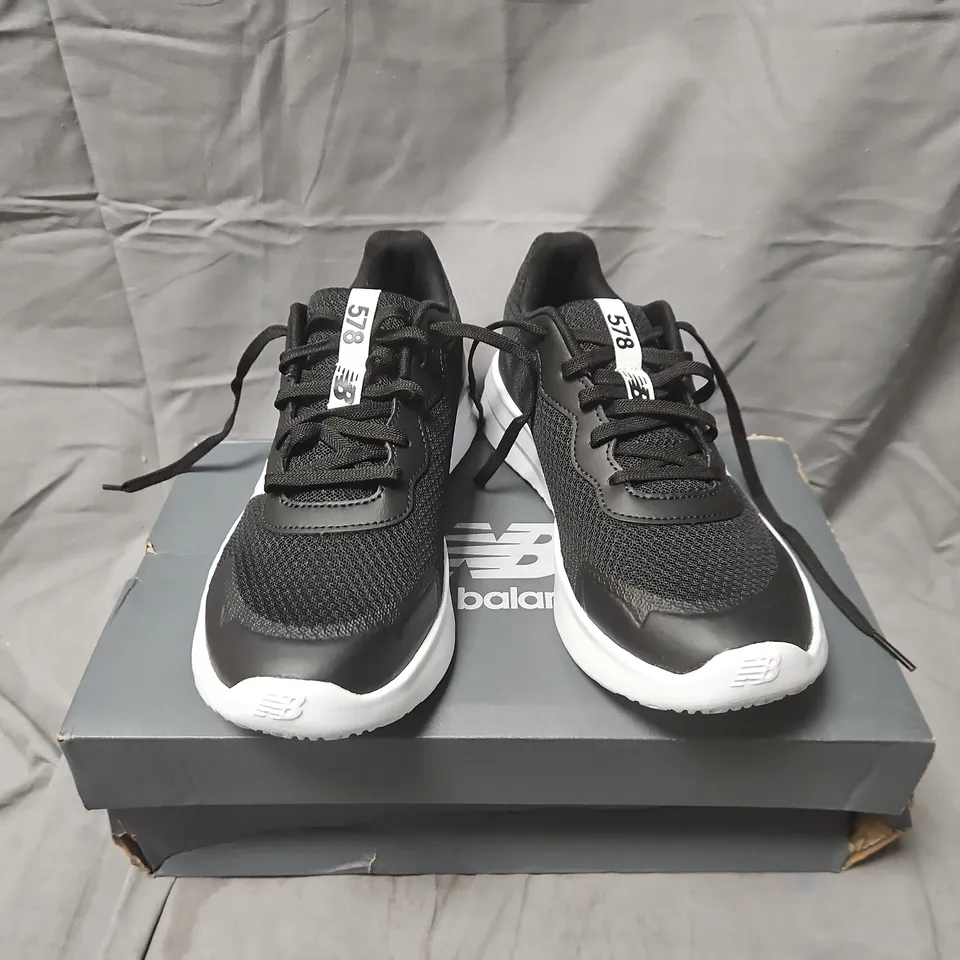 BOXED NEW BALANCE GK578BK BLACK TRAINERS – UK 4 (US 4.5)